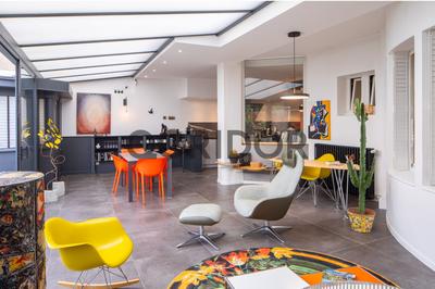 Maison - 237 m² - 6 pièces