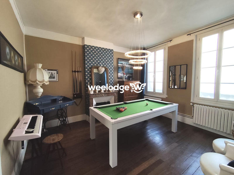 Maison - 300 m² - 10 pièces