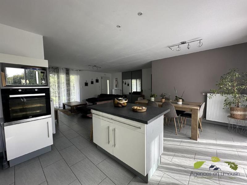 Maison - 99 m² - 4 pièces