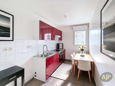 Appartement - 65 m² - 3 pièces