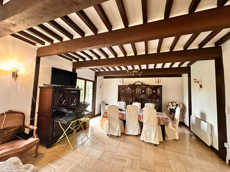 Maison - 204 m² - 6 pièces