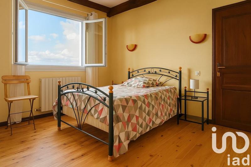 Maison - 158 m² - 8 pièces