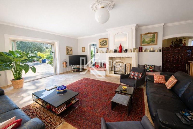 Appartement - 250 m² - 6 pièces