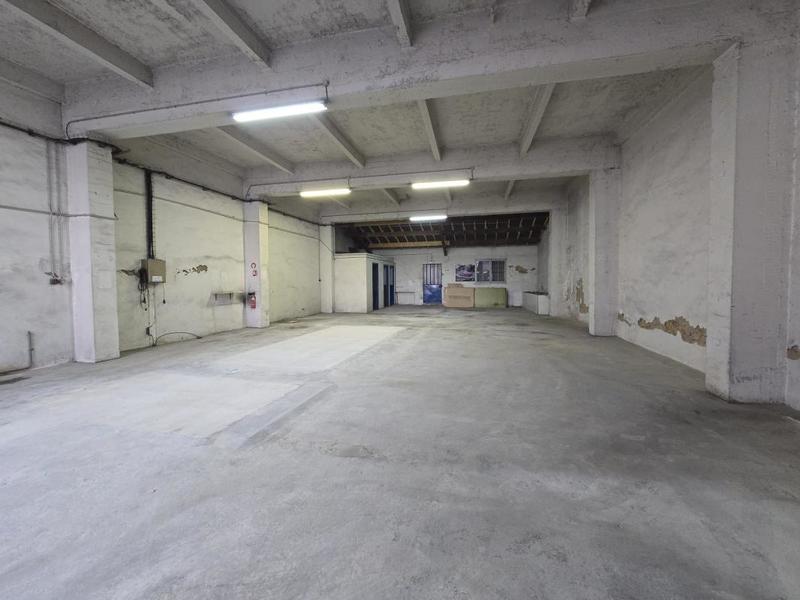 Entrepôt - 225 m²
