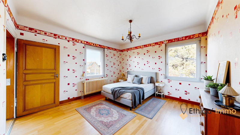 Maison - 131 m² - 7 pièces