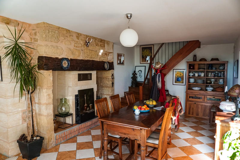 Maison - 298 m² - 9 pièces
