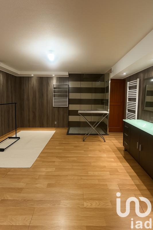 Maison - 289 m² - 9 pièces