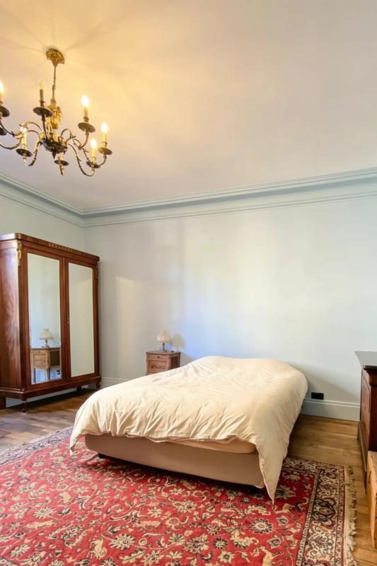 Maison - 350 m² - 8 pièces