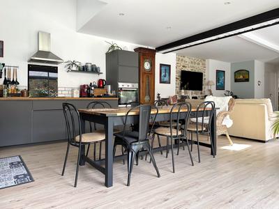 Maison - 102 m² - 5 pièces