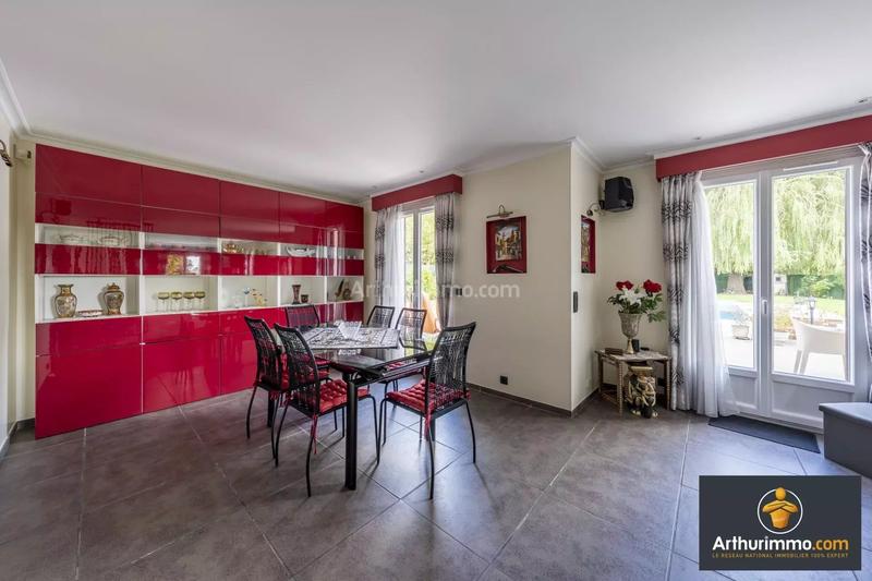 Maison - 223 m² - 7 pièces