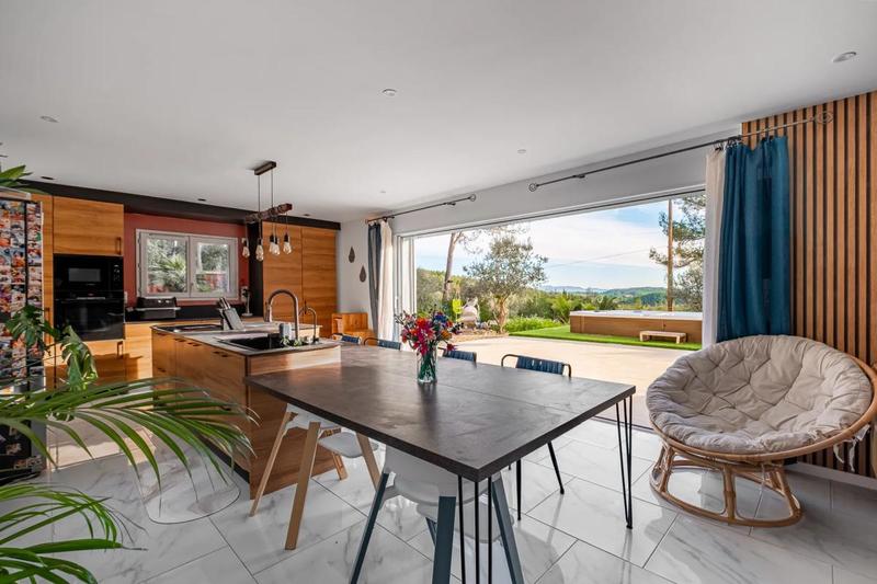 Maison - 187 m² - 10 pièces