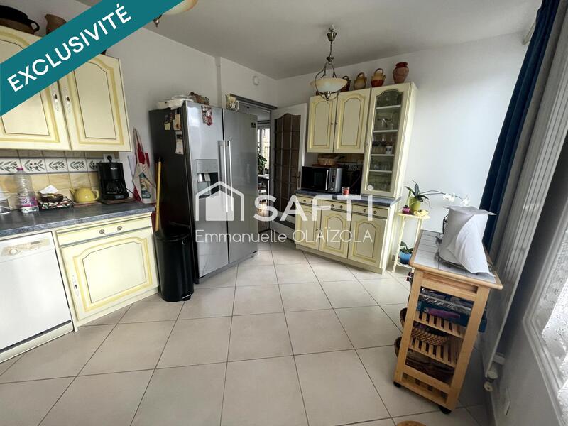 Maison - 245 m² - 10 pièces