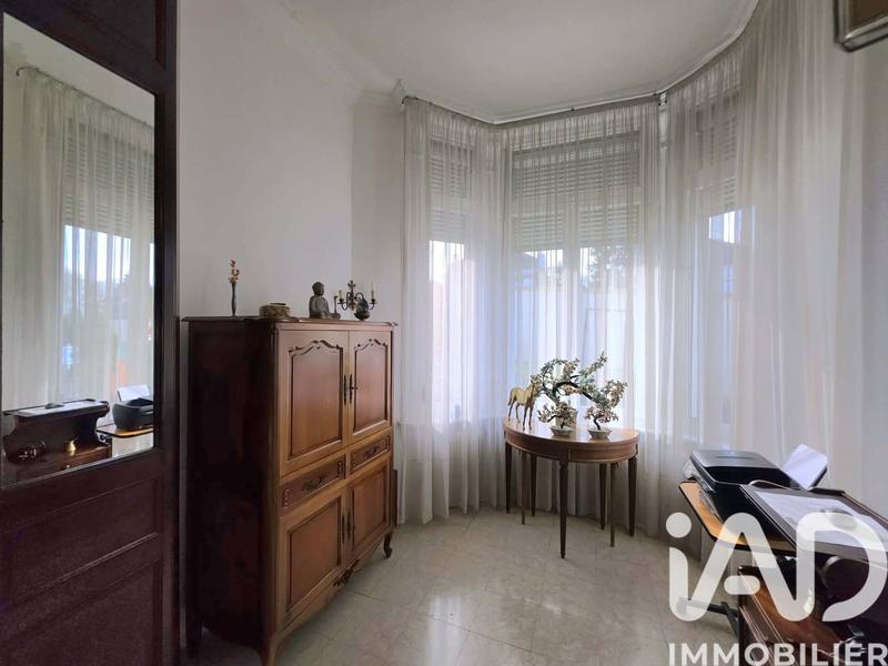 Maison - 292 m² - 12 pièces