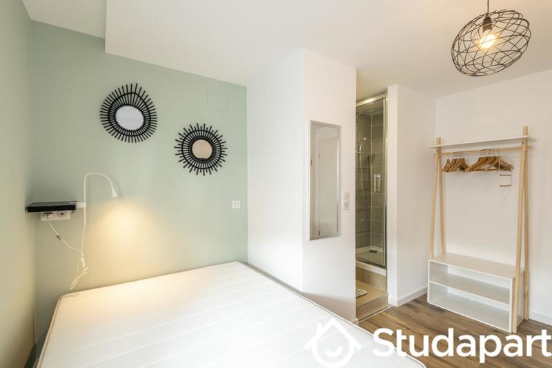 Chambre - 9 m² - 1 pièce