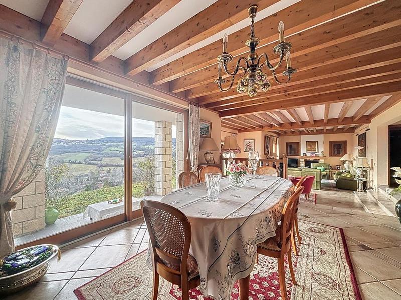 Villa - 246 m² - 7 pièces