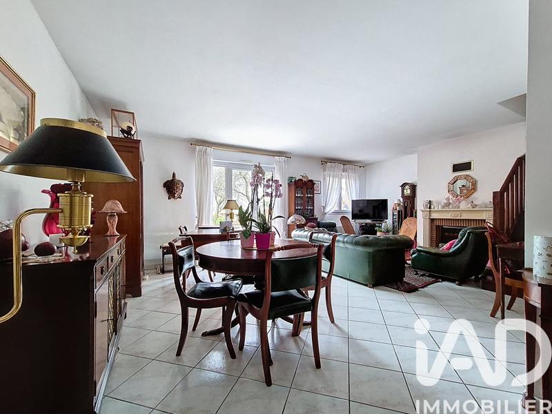 Maison - 99 m² - 5 pièces