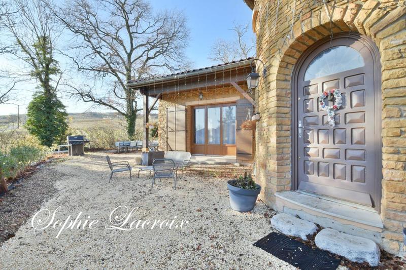 Demeure - 258 m² - 8 pièces