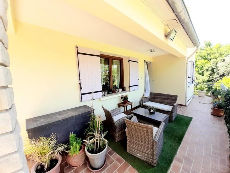 Maison - 210 m² - 9 pièces