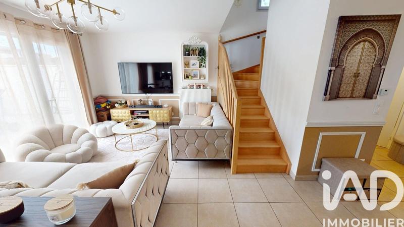 Maison - 98 m² - 5 pièces