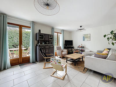 Maison - 102 m² - 5 pièces