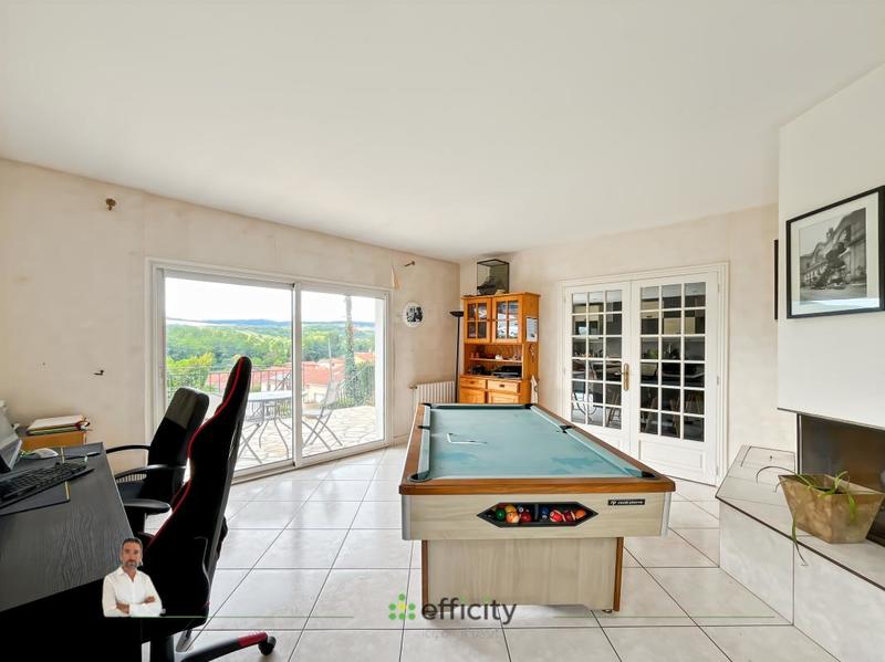 Villa - 206 m² - 9 pièces