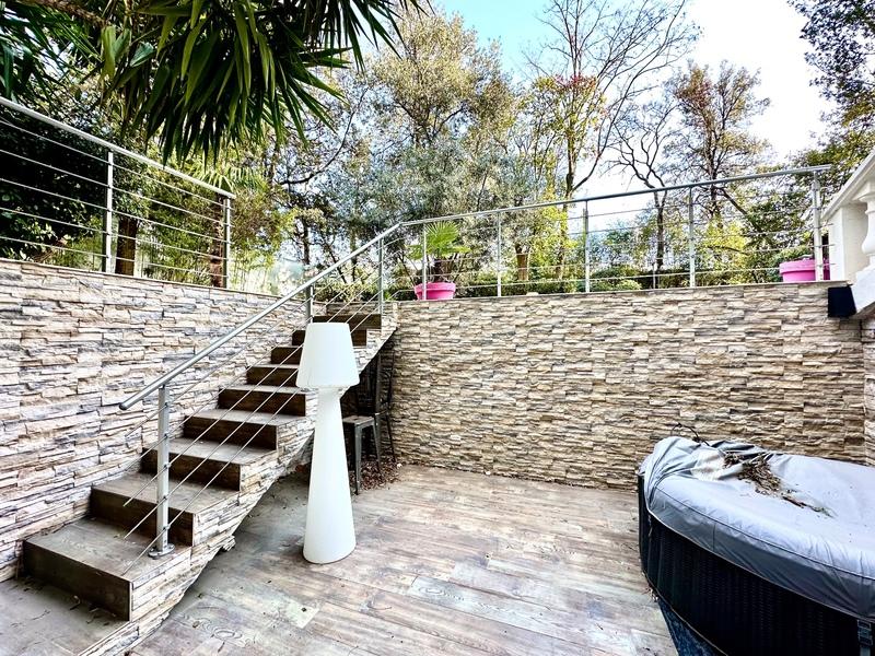 Appartement - 180 m² - 5 pièces