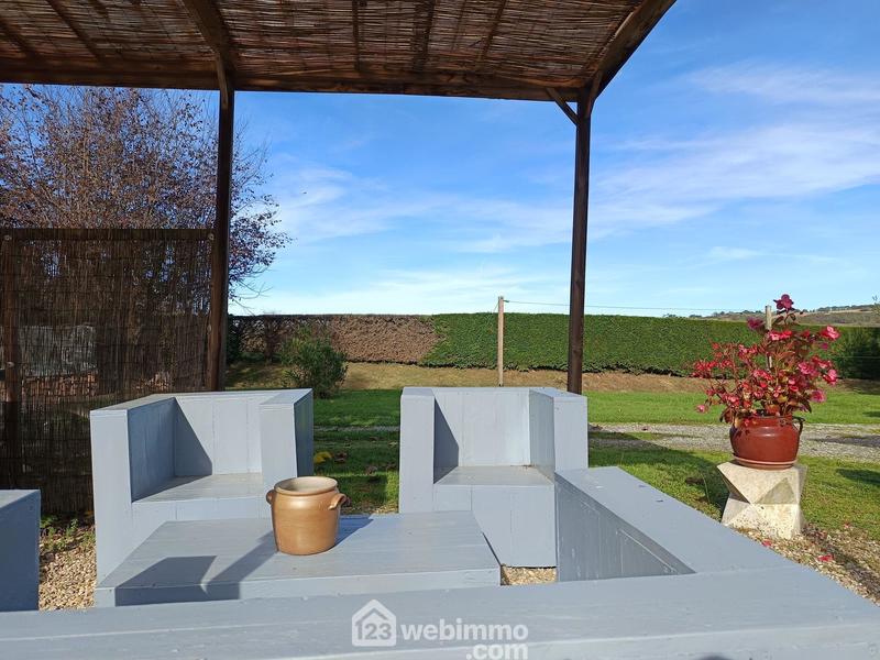 Maison - 240 m² - 8 pièces