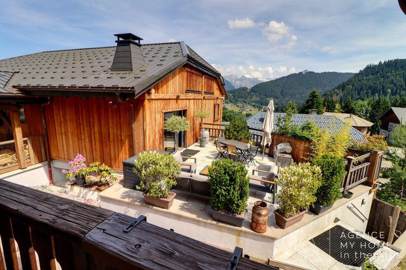 Châlet - 248 m² - 9 pièces