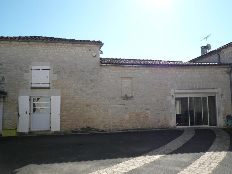 Maison - 350 m² - 9 pièces