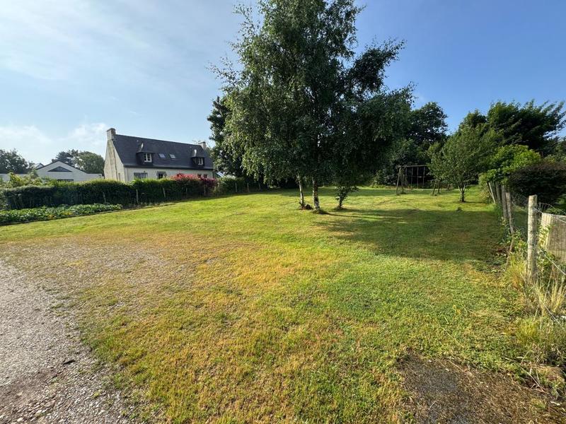 Terrain constructible - 900 m²
