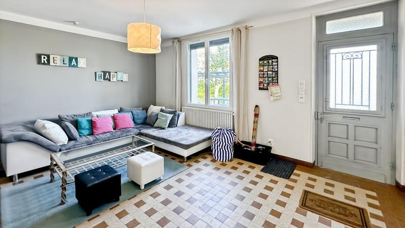 Propriété - 437 m² - 20 pièces