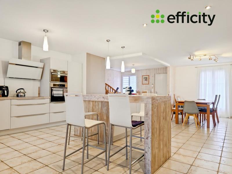 Maison - 234 m² - 6 pièces