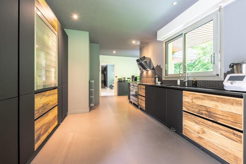 Maison - 371 m² - 9 pièces