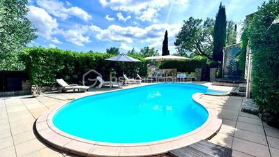 Maison traditionnelle - 142 m² - 6 pièces