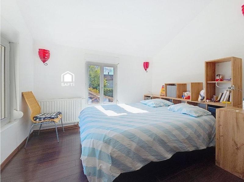 Maison - 226 m² - 8 pièces