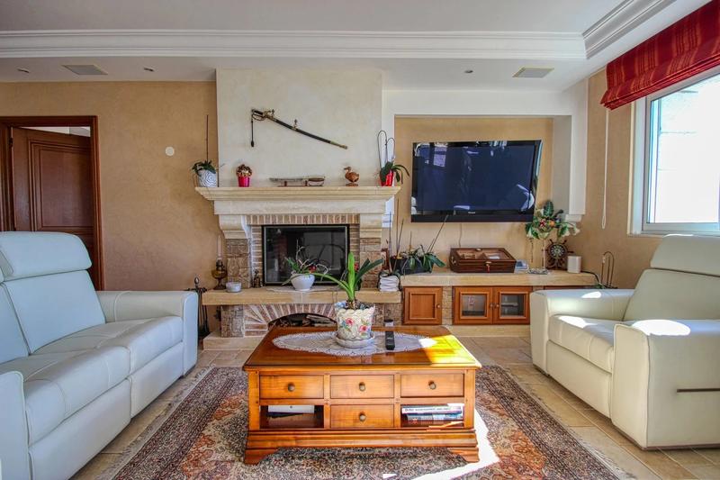 Maison - 450 m² - 8 pièces