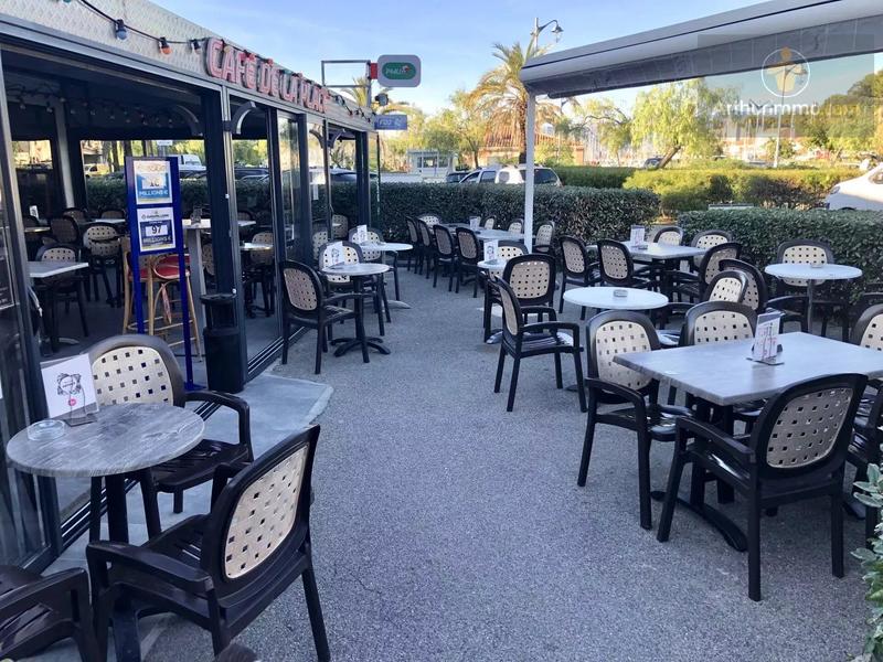 Magasins - 170 m² - 5 pièces