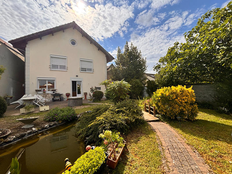 Maison - 202 m² - 7 pièces