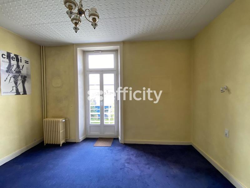 Maison - 223 m² - 9 pièces