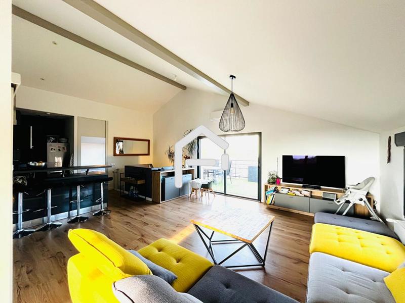 Appartement - 80 m² - 4 pièces