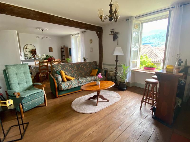 Maison - 233 m² - 10 pièces