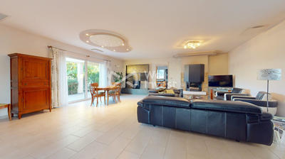 Maison - 234 m² - 7 pièces