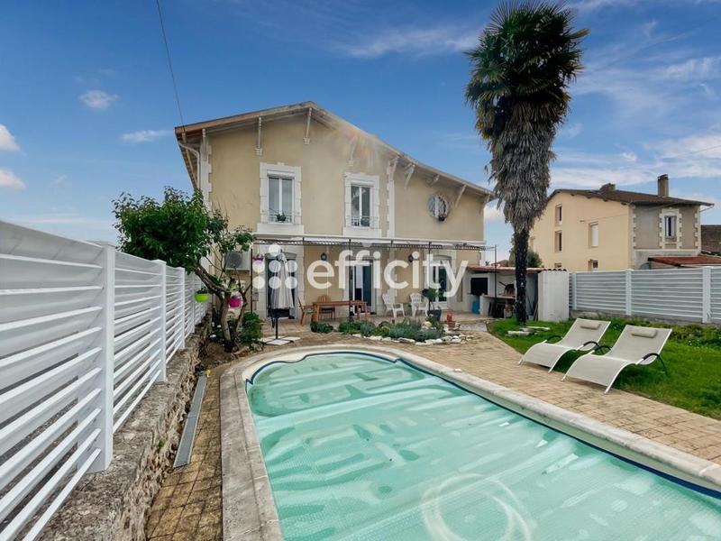 Maison - 180 m² - 7 pièces