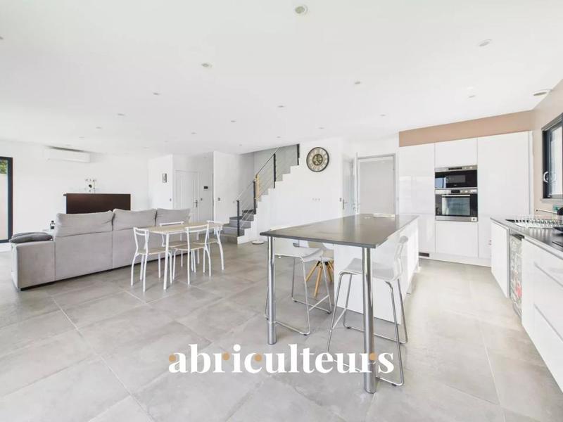 Maison - 131 m² - 5 pièces