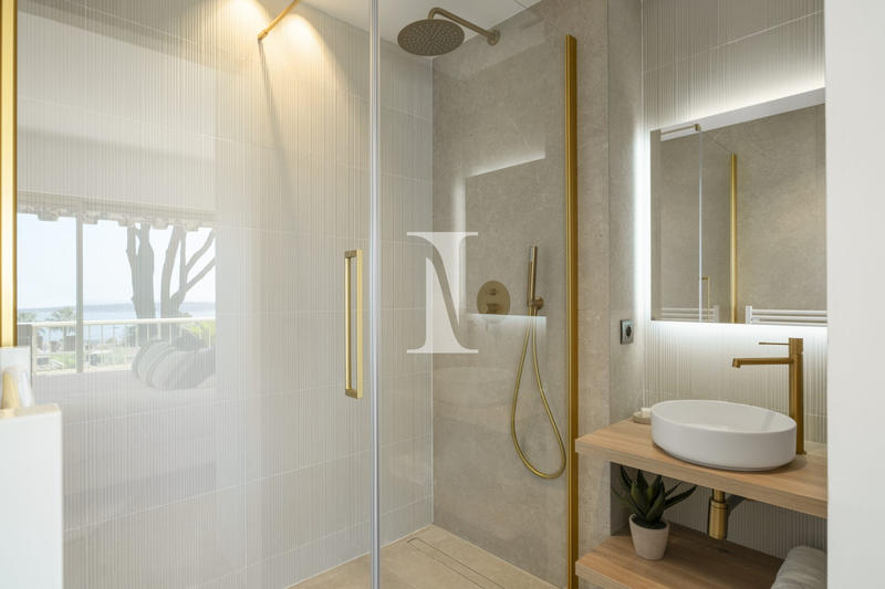 Appartement - 121 m² - 5 pièces