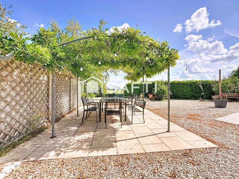 Maison - 180 m² - 5 pièces