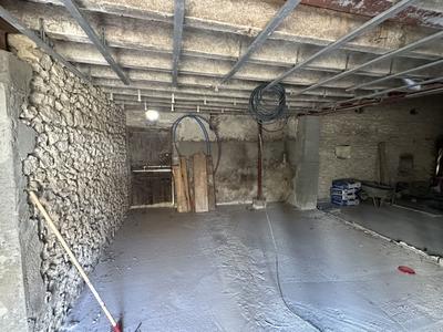 Corps de ferme - 220 m² - 1 pièce