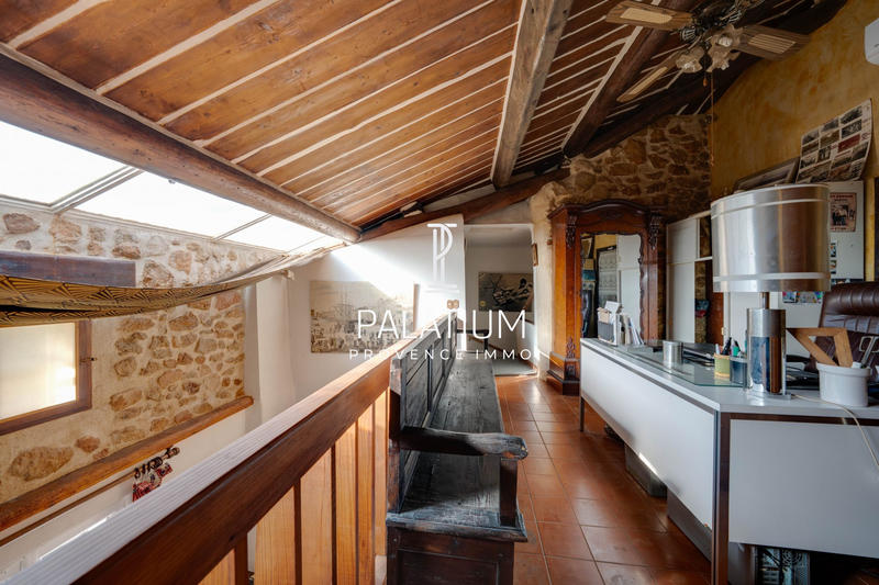 Maison - 284 m² - 12 pièces