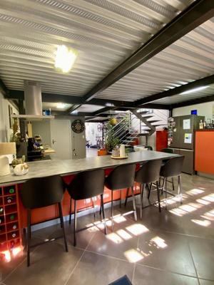 Loft - 140 m² - 4 pièces