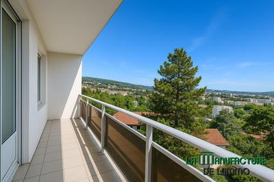 Appartement - 70 m² - 4 pièces